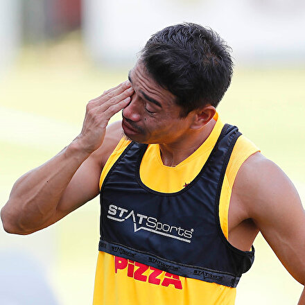 Galatasaray antrenmanında duygu dolu anlar: Yuto Nagatomo gözyaşlarıyla veda etti