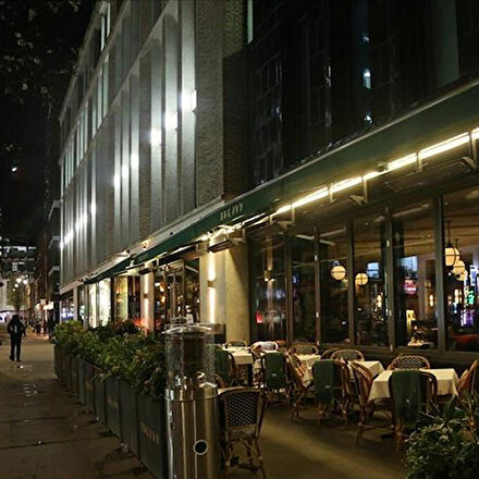 İngilterede restoran ve barlar yeniden açıldı: Halk mekanlara talep göstermedi