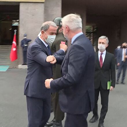Bakan Akar, İtalyan mevkidaşı ile bir araya geldi