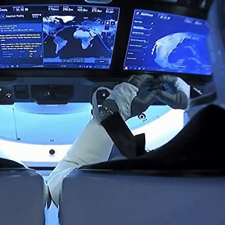 SpaceX’in uzaya gönderdiği NASA astronotları Dünya’ya geri döndü