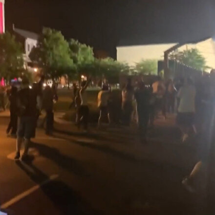 ABD’de polis bıçaklı saldırganı öldürünce protestolar yeniden ateşlendi