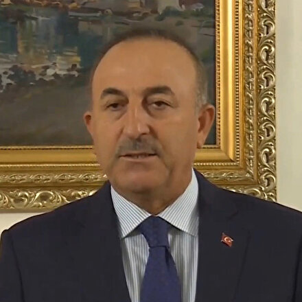 Bakan Çavuşoğlundan Yunan basınında atılan skandal manşetle ilgili açıklama: Maalesef seviye bu