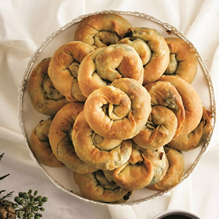 Peynirli kıymalı ve patatesli 7 börek tarifi