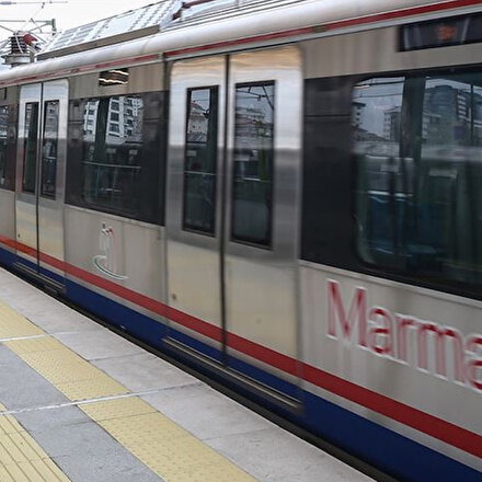 Yüksek gerilim kabloları yandı: Marmaray seferleri durduruldu