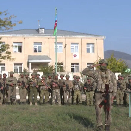 Ermenistan işgalinden kurtarılan Zengilana Azerbaycan bayrağı dikildi