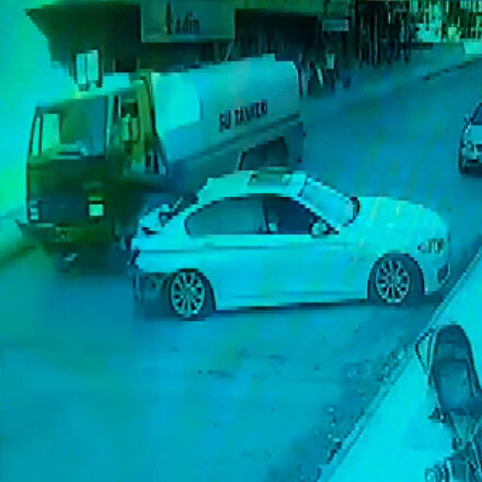 Hatayda freni arızalanan su tankeri ortalığı savaş alanına çevirdi