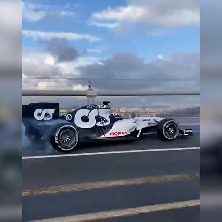 Formula 1 pilotu Pierre Gasly 15 Temmuz Şehitler Köprüsünde drift yaptı, sosyal medya yorumlarla yıkıldı