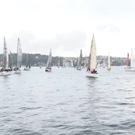 Yelkencilerden İstanbul Boğazı’nda görsel şölen