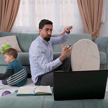 Acıbadem Okullarından Öğretmenler Günü tebriği: Her şeyin yeri değişti ama öğretmenlerin yeri değişmedi