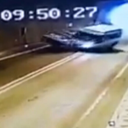 Artvin’de 1 kişinin öldüğü, 4 kişinin de yaralandığı feci kaza kamerada