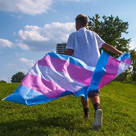 LGBT sapkınlığı sınır tanımıyor: Dört yaşındaki çocuğa cinsiyetsizlik istismarı