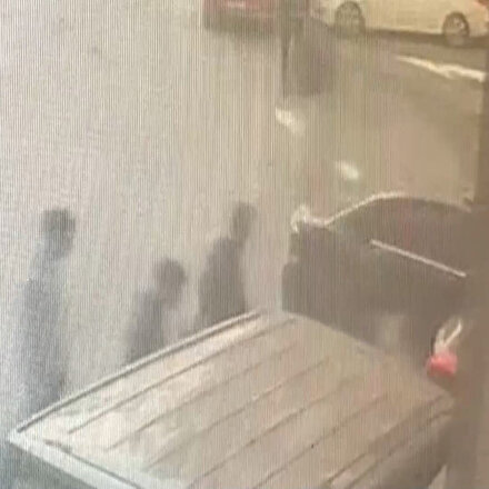 Kağıthanede kurşunların yağmur gibi yağdığı silahlı çatışma kamerada