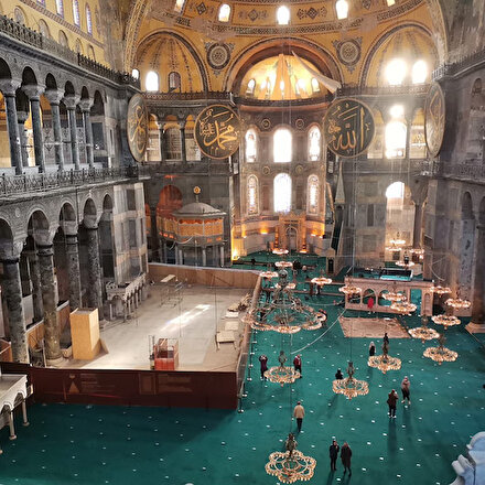 İstanbul Valisi Ali Yerlikaya duyurdu: Ayasofya Camii’ndeki iskeleler kaldırıldı