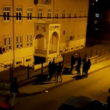 Bursada kısıtlamaya rağmen sokak ortasındaki kavga kamerada