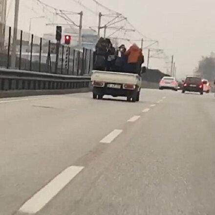 Kamyonet kasasında ölümüne yolculuk