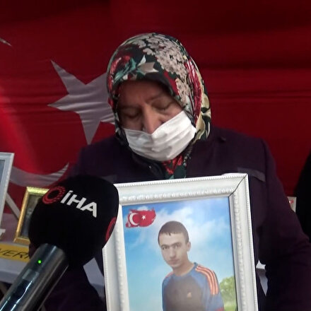 Evladının özlemine dayanamadı, röportaj esnasında baygınlık geçirdi