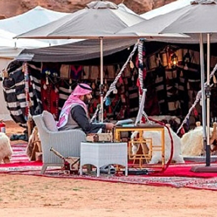 Dünya Ekonomik Forumuna çölden katıldı: Suudi Arabistan Veliaht Prensi bin Selmanın koronadan korunma şekli