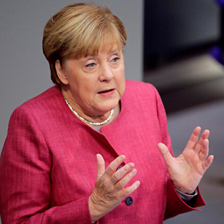 Almanya’da Başbakan Merkel’in partisinin genel başkanlığına Armin Laschet seçildi