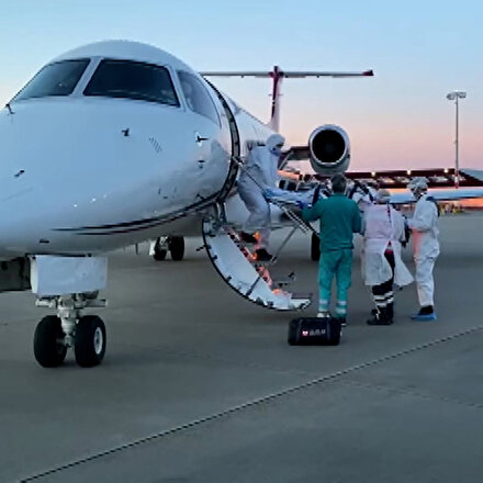Hollandada rahatsızlanan koronavirüs hastası Türk, ambulans uçakla Türkiyeye getirildi
