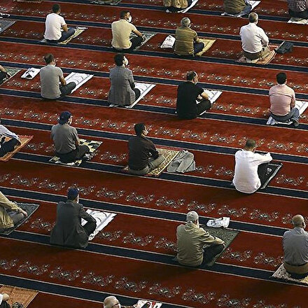 Cuma hutbesi: Manevi huzur iklimine girerken