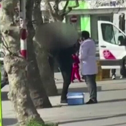 Sahte koronavirüs negatif belgesi satan çeteye operasyon: Sokak ortasında test anları kamerada