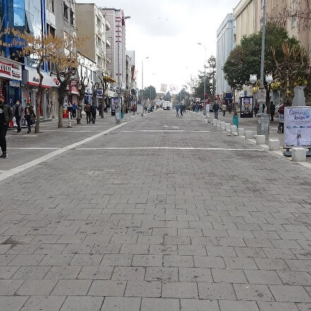 Mavi kent Uşak rehavete kapılmadı: Serbestlik kararına rağmen caddeler boş kaldı