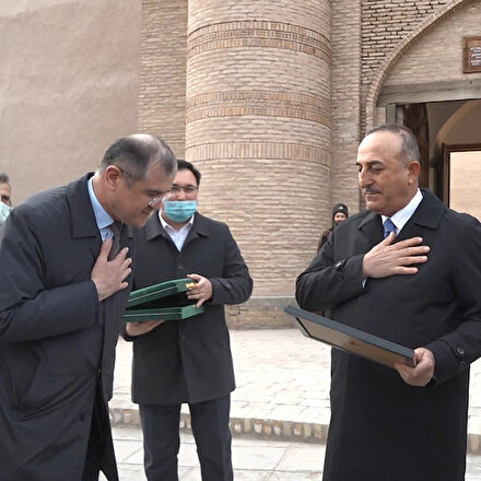 Bakan Çavuşoğlu Özbekistan’da: Hive kenti muhteşem güzellikte bir yer