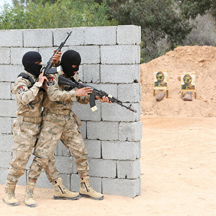 Libyada Mehmetçiğin eğitim verdiği askeri öğrenciler mezun oldu