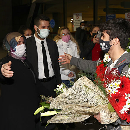 Avrupa Şampiyonu milli halterci Muhammed Furkan Özbek yurda döndü