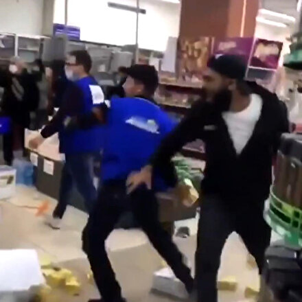 Lübnan’da devletin sübvanse ettiği temel ihtiyaç ürünleri için marketler savaş alanına döndü