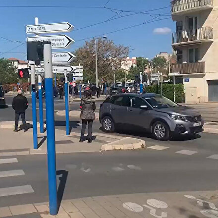 Fransa Cumhurbaşkanı Macron halk tarafından yuhalandı