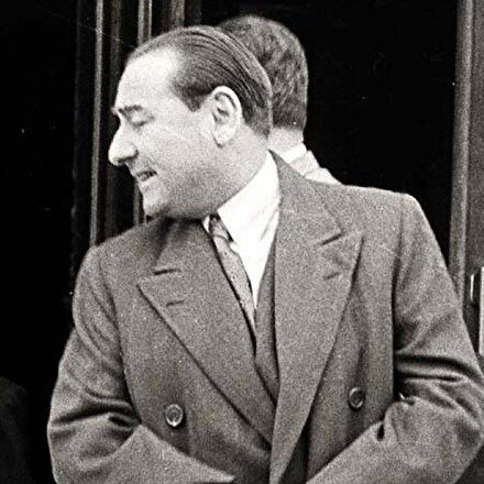 12 uçak dolusu altın nerede başlıklı Başbakan Adnan Menderesin idamına zemin hazırlayan manşetler