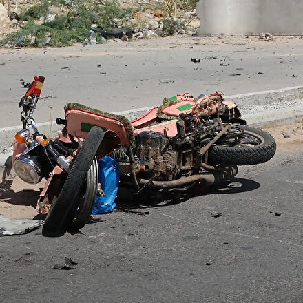 Somalinin başkenti Mogadişuda bomba yüklü araçla saldırı: 3 ölü