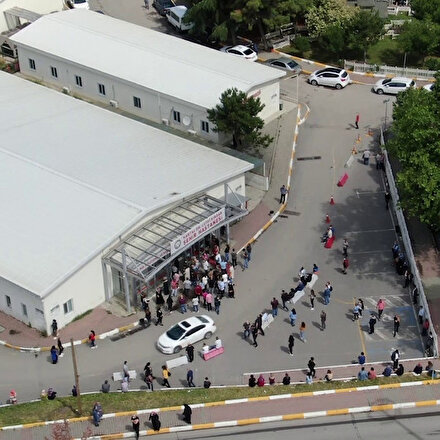 Kartal’da aşı yoğunluğu havadan görüntülendi