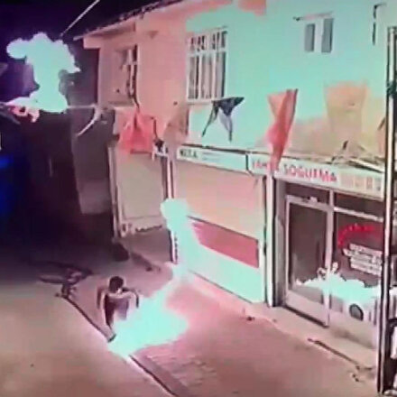 AK Parti Hani İlçe Başkanlığına molotoflu saldırı düzenlendi