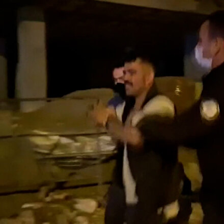 Suçüstü yakalanan hırsız Ben yapmadım diyerek ağladı