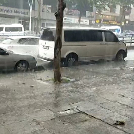 İstanbulda beklenen yağış başladı