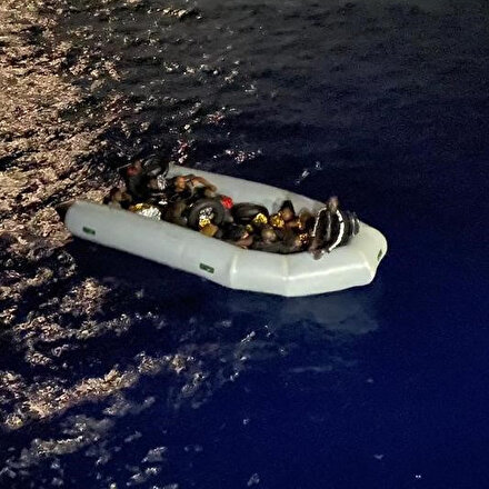 Marmariste Yunanistanın ölüme ittiği 16 kaçak göçmen kurtarıldı