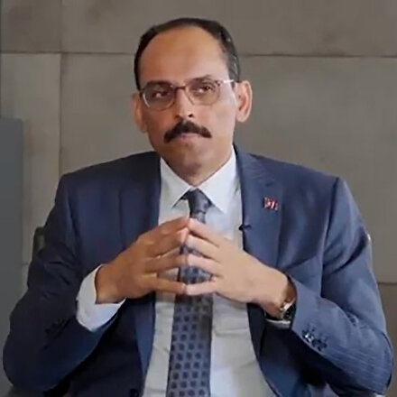 İbrahim Kalın şehit Erol Olçoku anlatırken duygusal anlar yaşadı