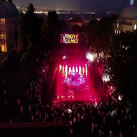 Ayasofya Meydanında 15 Temmuz mapping ve ışık gösterisi