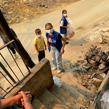 Evi küle dönen ailenin sözleri duygulandırdı: Başka ihtiyacı olana verin