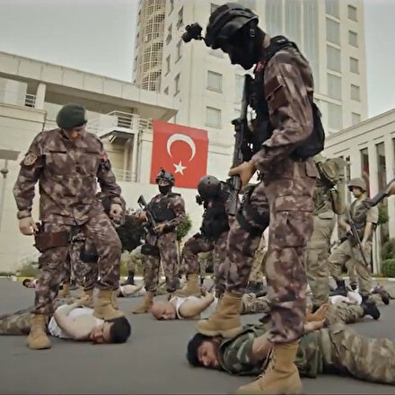 FETÖyü anlatan Mahrem belgeselinden muhteşem final: O şerefli üniformayı hak etmiyorlar soyunup öyle gelsinler