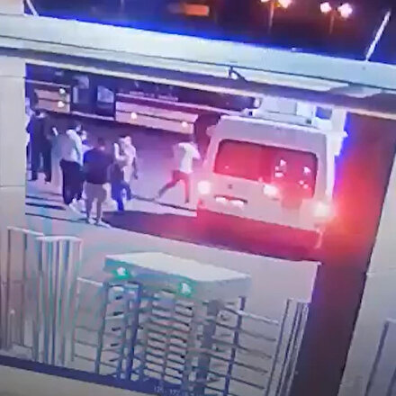 CHP Gençlik Kollarından bir grubun yurt eylemi için üniversite girişine bırakıldığı iddia edildi