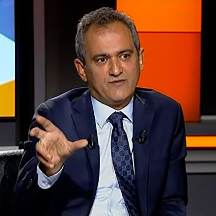 Milli Eğitim Bakanı Mahmut Özerden ders saatleri açıklaması: Kalabalık sınıflarda süre azaltılabilir