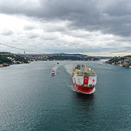 Yavuz sondaj gemisi boğazdan geçerek Karadenize açıldı