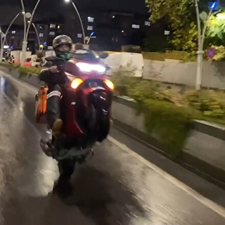 Esenlerde motokuryenin tek teker gösterisi kaza ile bitiyordu