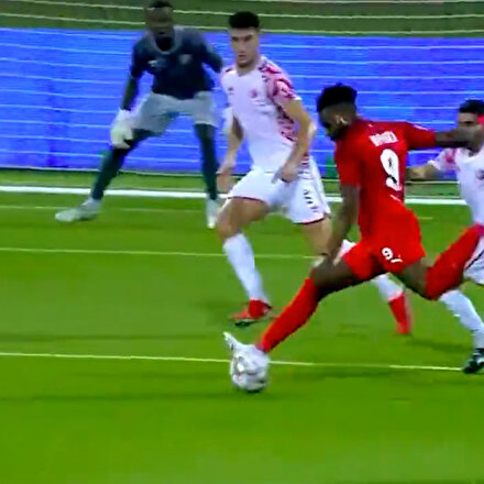 Aaron Boupendza Katarı sallamaya devam ediyor: Jeneriklik gole imza attı