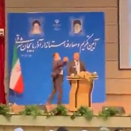 İran’ın Doğu Azerbaycan valisine tokatlı saldırı