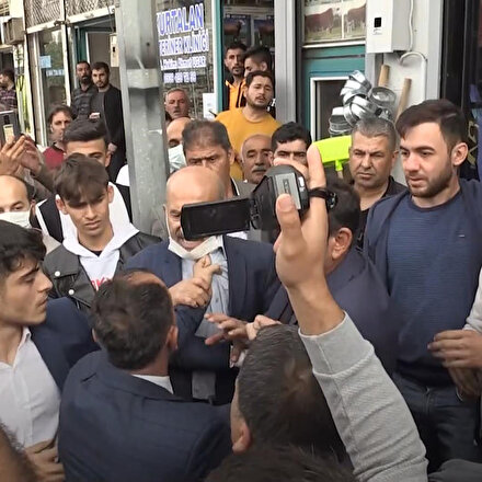İYİ Partililer Akşenere soru soran vatandaşın üzerine yürüdü