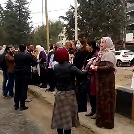 Diyarbakırda evlat nöbetindeki aileler Kamışlıdaki annelere ilham oldu